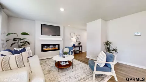 16610 Bondesson St, Bennington, NE 68007