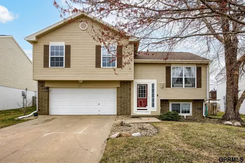 2709 Mesa St, Bellevue, NE 68123