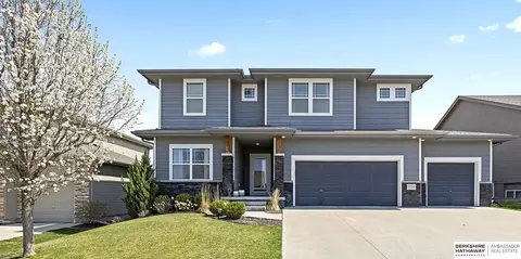 8711 S 169th St, Omaha, NE 68136