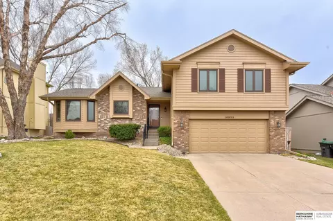 16923 L Cir, Omaha, NE 68135