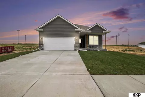 7926 N 94 St, Omaha, NE 68122