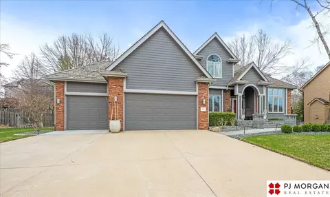 2711 N 161 Ter, Omaha, NE 68116