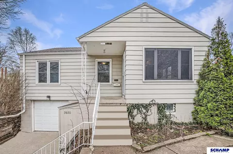 3601 N 67 Avenue Cir, Omaha, NE 68104