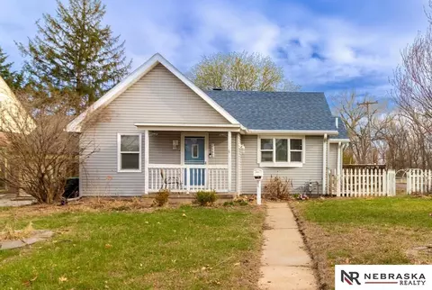 2502 Read St, Omaha, NE 68112