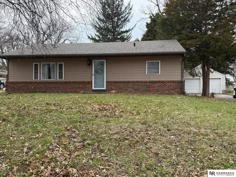 2141 S 36th St, Lincoln, NE 68506