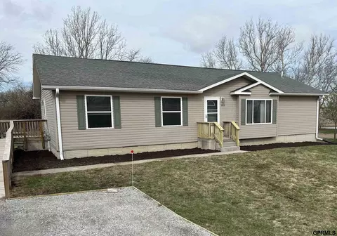 16406 Iske Dr, Bellevue, NE 68123
