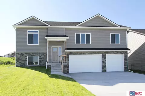 7000 NW 13th St, Lincoln, NE 68521