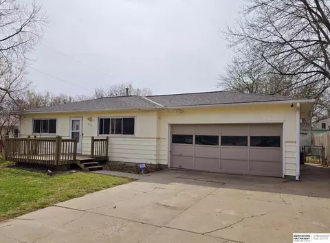 6111 Holdrege St, Lincoln, NE 68505