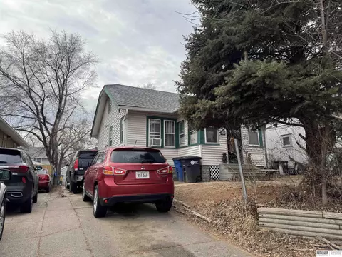 2745 Mary St, Omaha, NE 68112