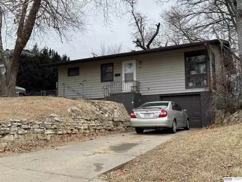 5802 Spaulding St, Omaha, NE 68104