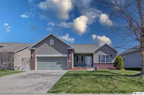 10508 Cary St, La Vista, NE 68128