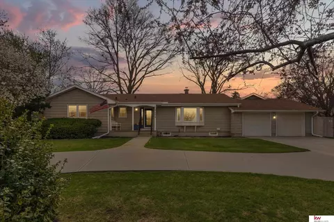 1606 S 114th St, Omaha, NE 68144
