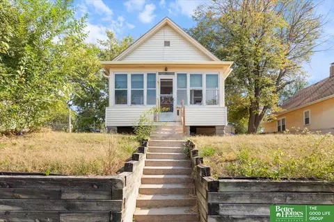 5813 S 18 St, Omaha, NE 68107