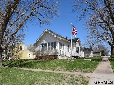 404 N 8 St, Seward, NE 68434