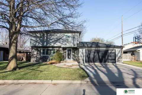 17 S Country Club Hts, York, NE 68467