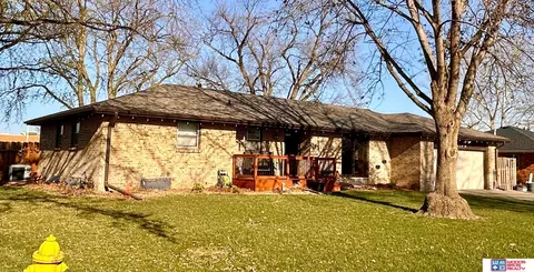 2186 Northridge Dr, Fairbury, NE 68352