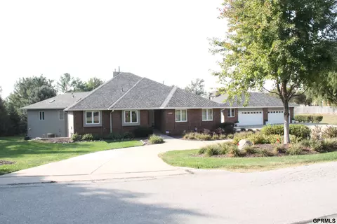 3501 Birchwood Dr, Bellevue, NE 68123