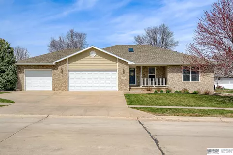 318 Hickory St, Seward, NE 68434