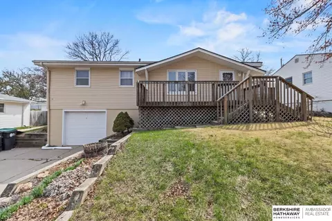 9229 Tomahawk Blvd, Omaha, NE 68134