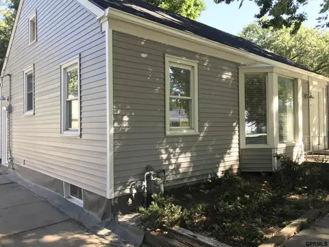 3744 A St, Lincoln, NE 68510