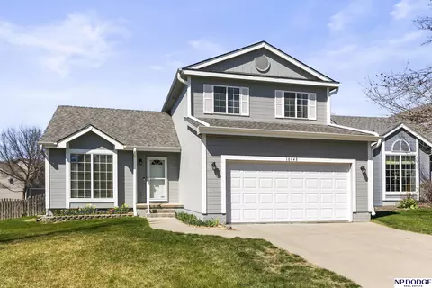 18648 Anne St, Omaha, NE 68135