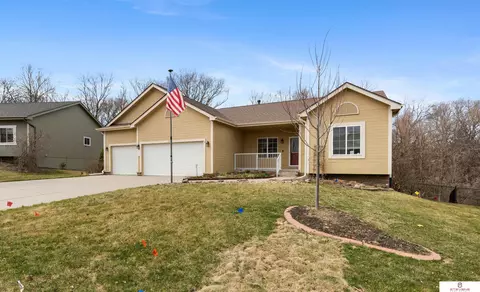 13714 S 17th St, Bellevue, NE 68123