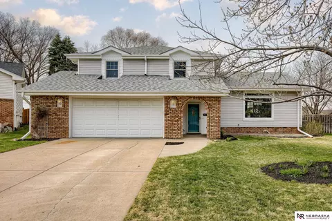 9344 Y St, Omaha, NE 68127