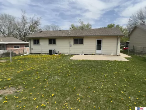 Exterior - 1723 N 13th St, Beatrice, NE 68310 photo 3 of 4
