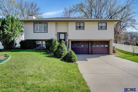 2611 Winchester N, Lincoln, NE 68512