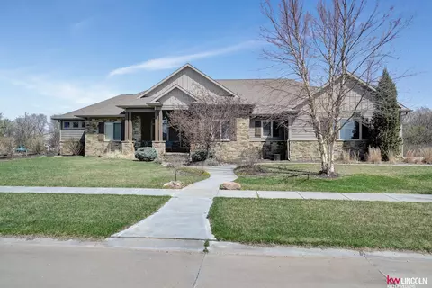 2910 W Covered Bridge Dr, Lincoln, NE 68523
