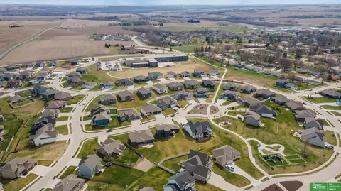 960 Elm Cir, Springfield, NE 68059 photo 3