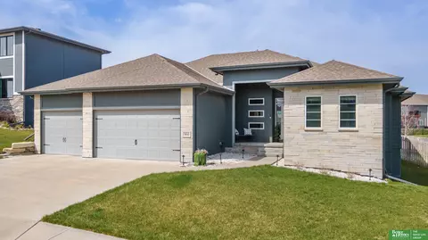 960 Elm Cir, Springfield, NE 68059 photo 5
