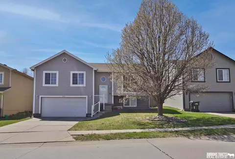 17171 Ruggles St, Omaha, NE 68116