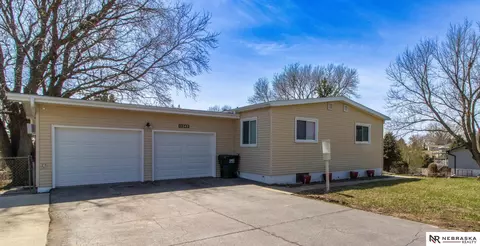 11245 Frontage Dr, Blair, NE 68008