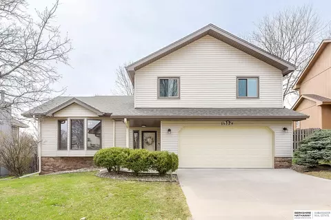 15729 Charles St, Omaha, NE 68111