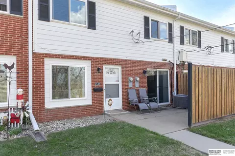 2547 S 3rd Street Plz, Omaha, NE 68108