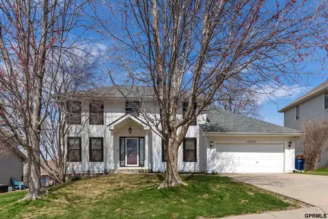 10022 Durkop St, La Vista, NE 68128