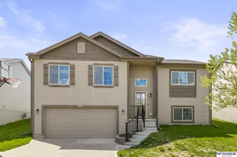 8006 S 190th Ave, Omaha, NE 68136