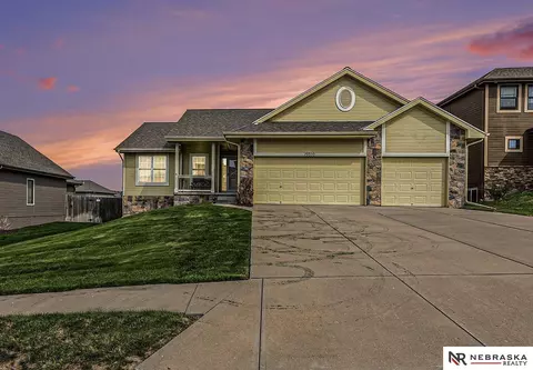 19310 I St, Omaha, NE 68135