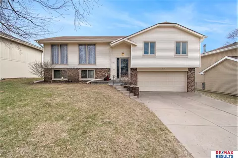 14827 Seward Plz, Omaha, NE 68154