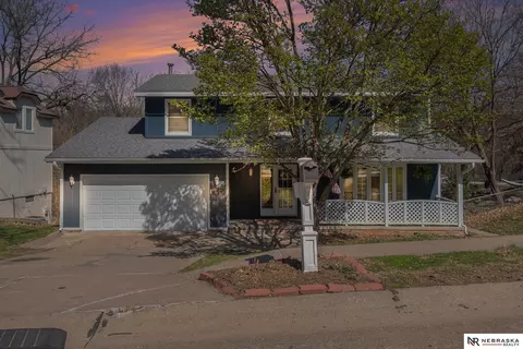 12749 Forestdale Dr, Bellevue, NE 68123
