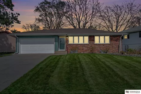 4910 Boeckner Ave, Lincoln, NE 68516