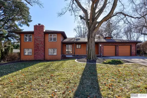 10733 Cedar St, Omaha, NE 68124