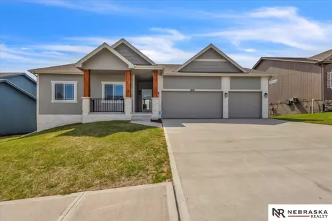 16615 Read St, Bennington, NE 68007