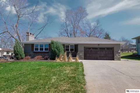 1205 S 165th St, Omaha, NE 68130