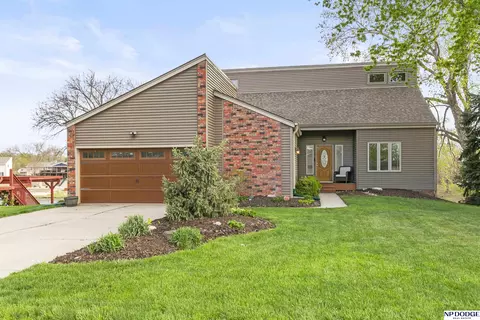 465 Lakehurst Dr, Waterloo, NE 68069