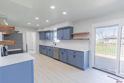 1716 Pleasant View Ave, Beatrice, NE 68310 photo 11