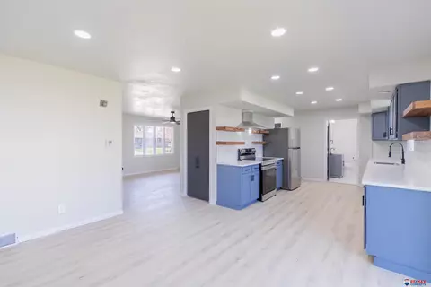 1716 Pleasant View Ave, Beatrice, NE 68310 photo 8