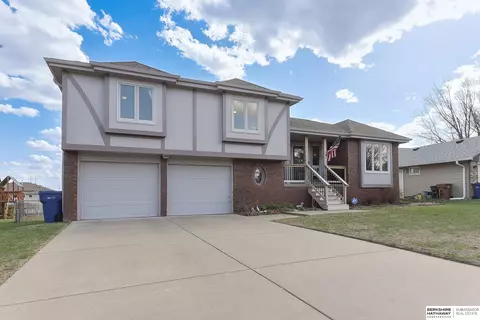4211 Bob White Cir, Bellevue, NE 68123