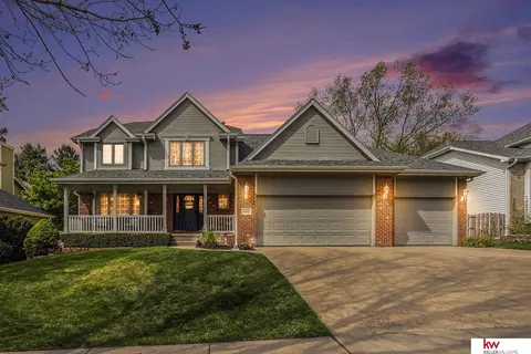 4410 Birch Creek Dr, Lincoln, NE 68516